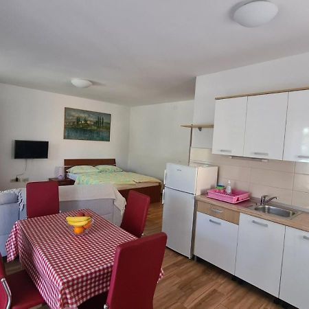 Apartments Ivanovski 拉布 外观 照片