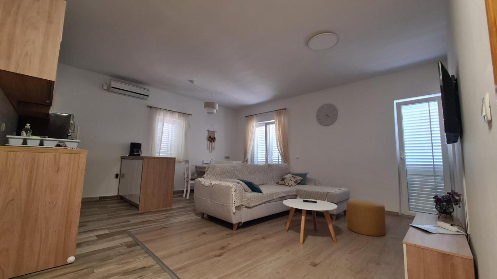 Apartments Ivanovski 拉布 外观 照片