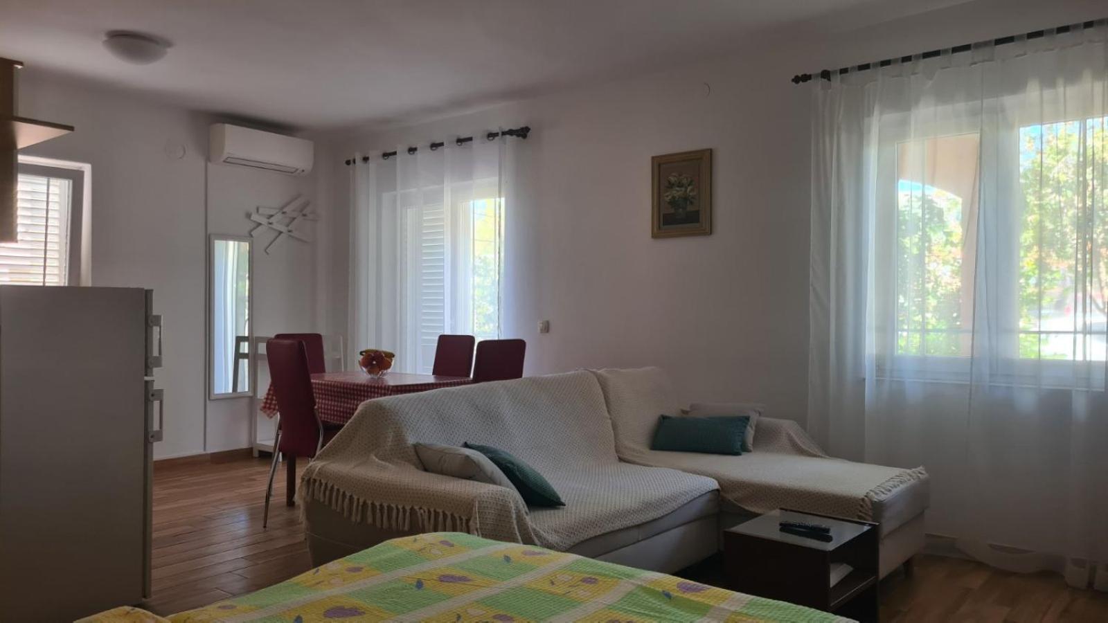 Apartments Ivanovski 拉布 外观 照片